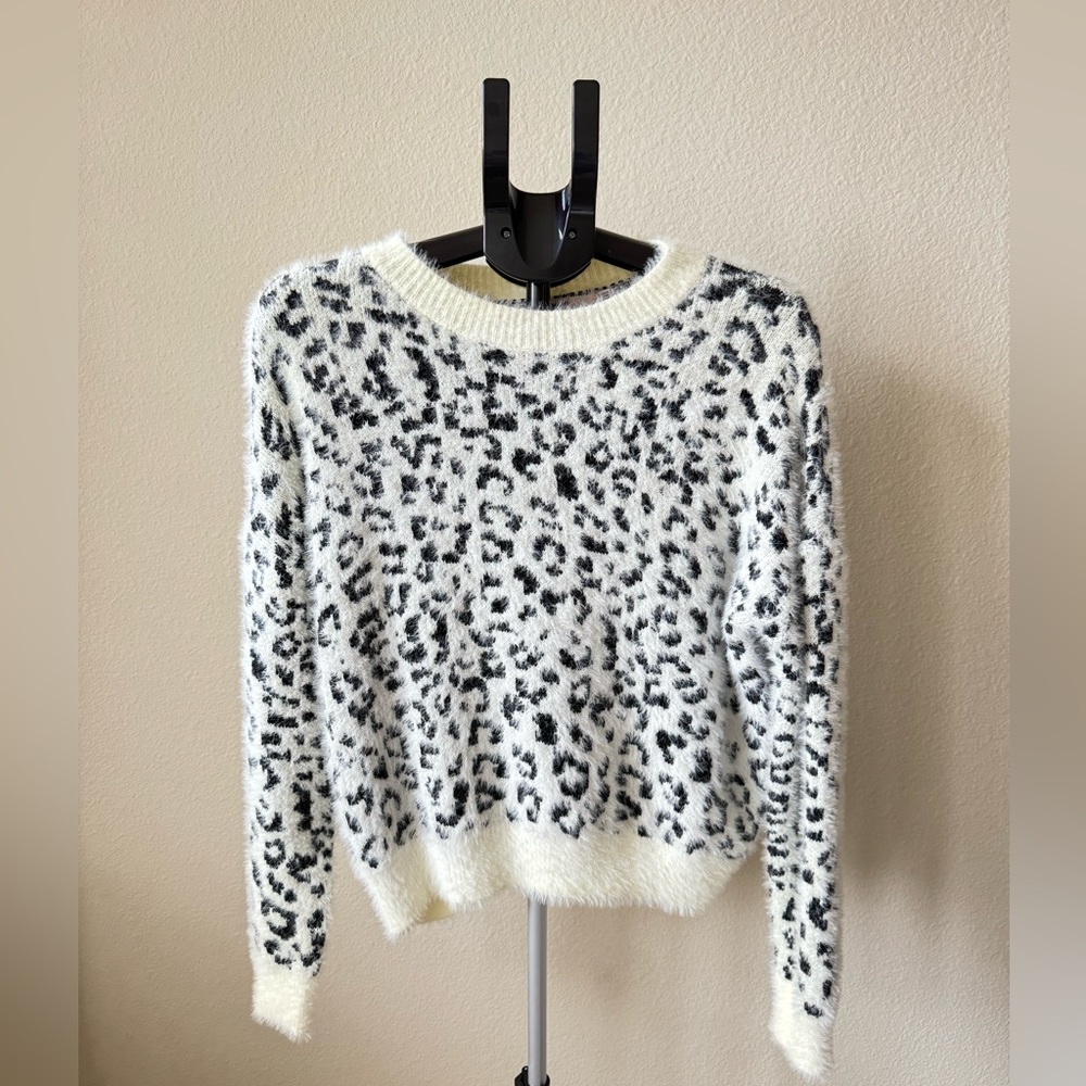 Mi Ami Leaped Print Fuzzy Soft Crew Neck Sweater